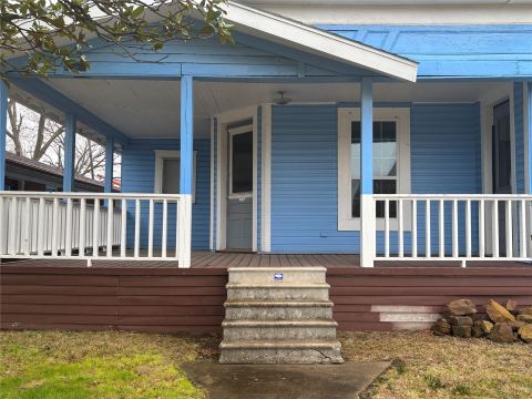 720 W Gandy Street, Denison, TX 75020 — photo 2