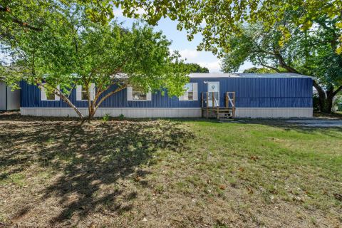 6525 Blue Water Court, Granbury, TX 76049 — photo 2