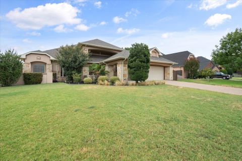 2509 Thoroughbred Lane, Mansfield