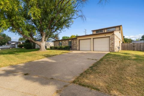 1007 Elk Grove Drive, Richardson, TX 75081 — photo 2