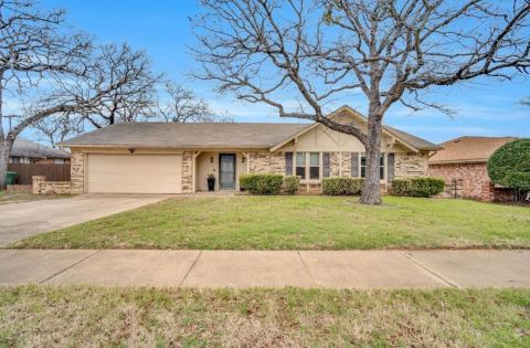 605 Steeplechase Drive, Bedford