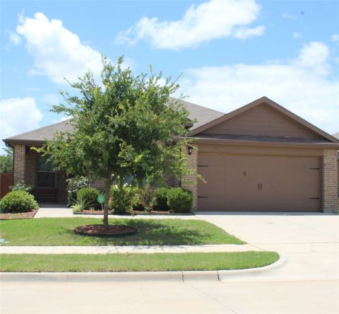 624 Yarborough Street, Crowley, TX 76036 — photo 2
