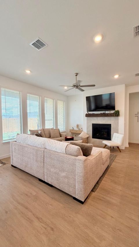 1009 Blazin Bronco Trail, Fort Worth, TX 76052 — photo 3