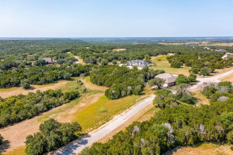 8401 Fullerton Drive, Cleburne, TX 76033 — photo 3