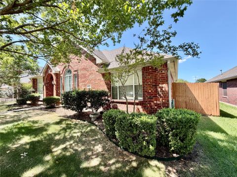 1632 Castle Pines Drive, Frisco, TX 75036 — photo 2