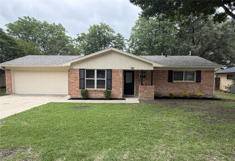 102 Cherokee Court, Waxahachie
