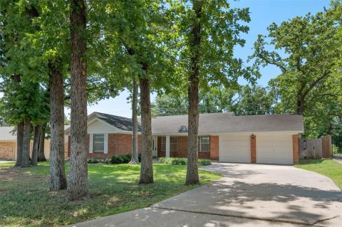 2202 Foxcroft Circle, Denton, TX 76209 — photo 2