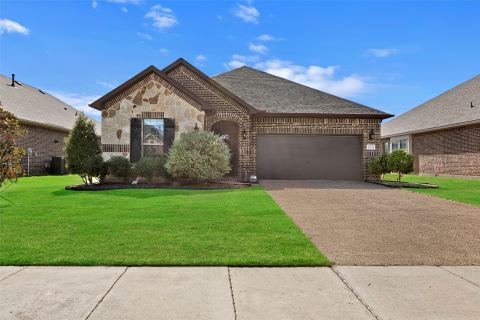 616 Spruce Trail, Forney