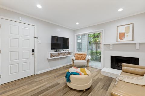 6900 Skillman Street 407, Dallas, TX 75231 — photo 2