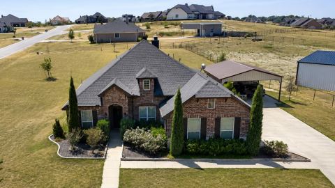 1021 Flagstone Drive, Weatherford