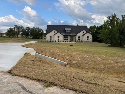 809 Zachary Michael Court, Springtown, TX 76082 — photo 2