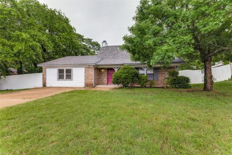 408 Windwood Court, Azle, TX 76020 — photo 3