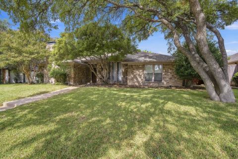 9947 Chimney Hill Lane, Dallas