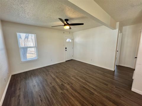 113 W Arnold Street, Granbury, TX 76048 — photo 2