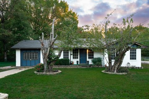 301 Northside, Quinlan
