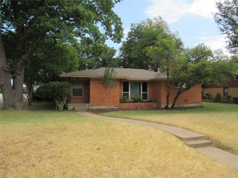 1320 Linden Drive, Denton