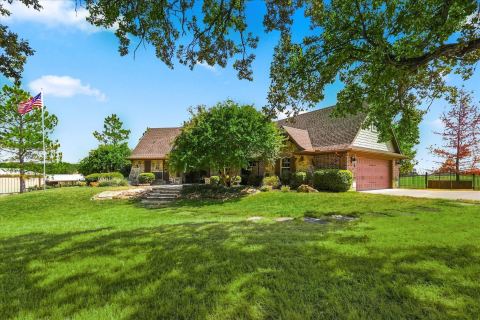 9229 Hub Clark Road, Pilot Point, TX 76258 — photo 2
