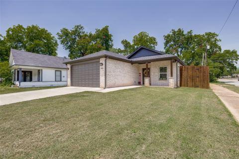 901 W Owing Street, Denison