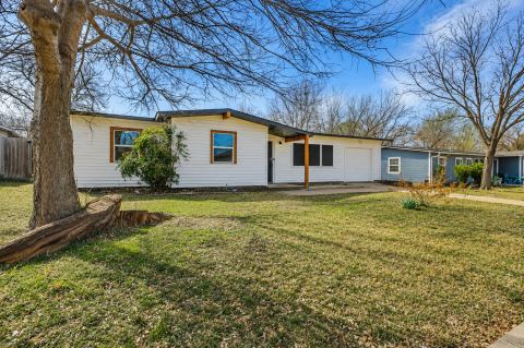 800 E Tucker Boulevard, Arlington, TX 76010 — photo 2
