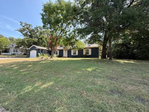 2010 N Locust Street, Denton, TX 76209 — photo 3