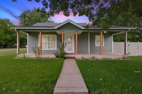 327 W Texas Street, Sherman