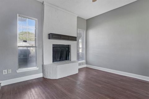 810 Custer Street, Arlington, TX 76014 — photo 2