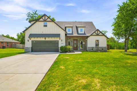 545 Mckittrick Court, Godley, TX 76044 — photo 2