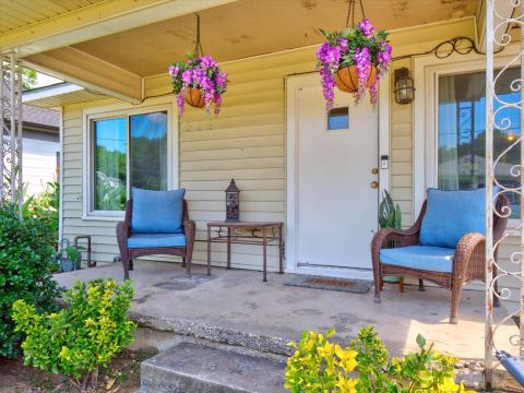 626 E South Street, Whitesboro, TX 76273 — photo 3