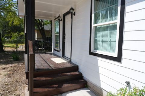2313 N Riverside Drive, Fort Worth, TX 76111 — photo 2
