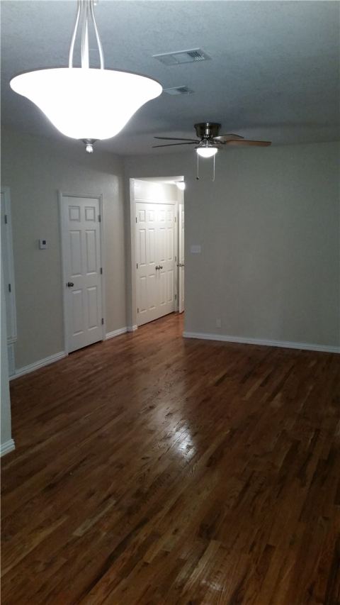 1925 W 10th Street, Dallas