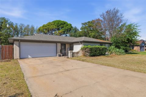 914 Meadowlark Lane, Granbury, TX 76048 — photo 2