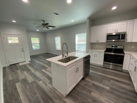 505 W Walker Street 101, Denison, TX 75020 — photo 2