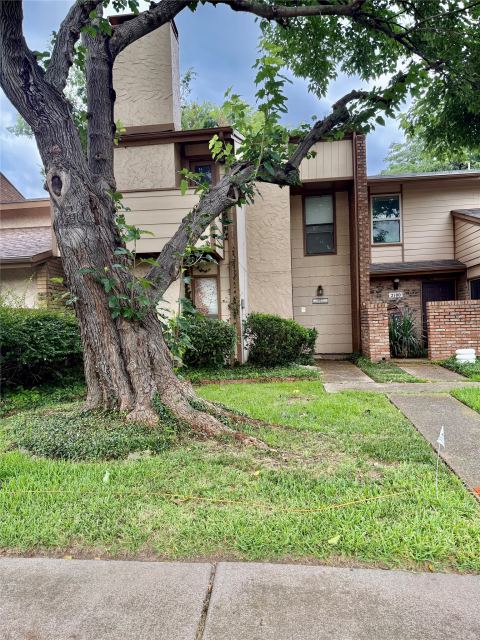 2010 Westkendal Lane, Arlington
