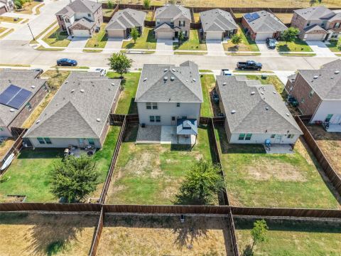 1209 Waggoner Drive, Aubrey, TX 76227 — photo 3