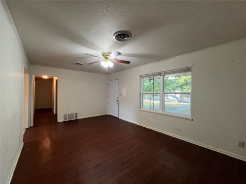 517 N LYDIA, Stephenville, TX 76401 — photo 2