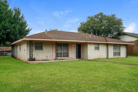 3426 Hacienda Drive, Dallas, TX 75233 — photo 2