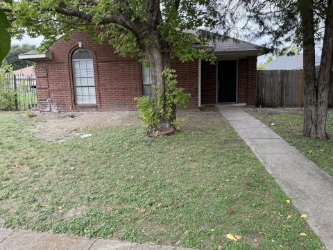 3021 Lawndale Drive, Lancaster