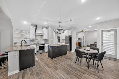 705 Phillips Court, Mansfield, TX 76063 — photo 3