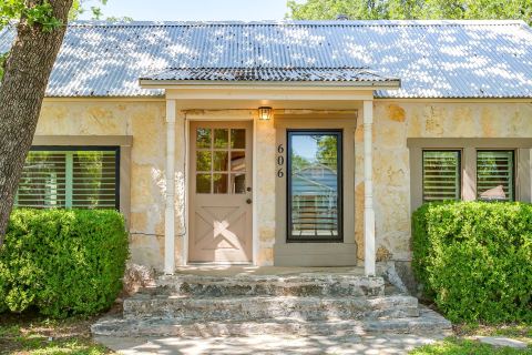 606 E Moore Street, Granbury, TX 76048 — photo 3