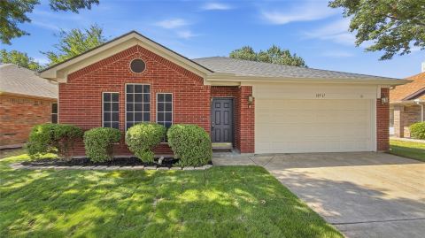 10517 Fossil Hill Drive, Fort Worth, TX 76131 — photo 2