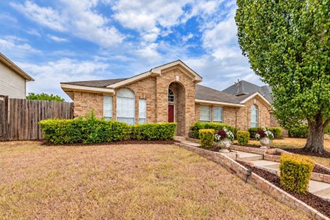 2722 Kingswood Boulevard, Grand Prairie