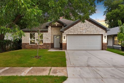 407 E Willingham Street, Cleburne, TX 76031 — photo 2