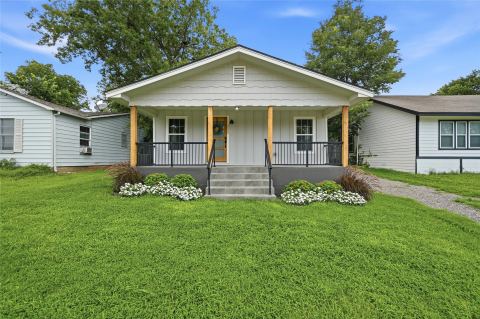 1525 W Woodard Street, Denison