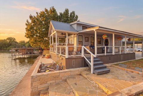 817 Brazos Harbor Circle, Granbury, TX 76048 — photo 2