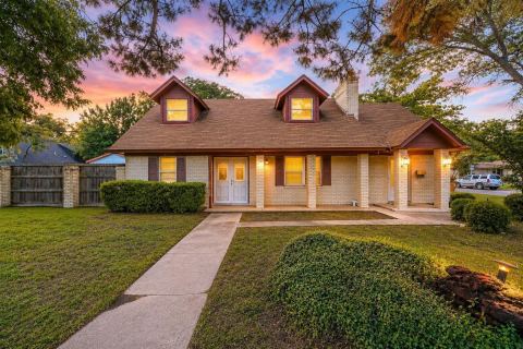 1700 Chip N Dale Drive, Arlington