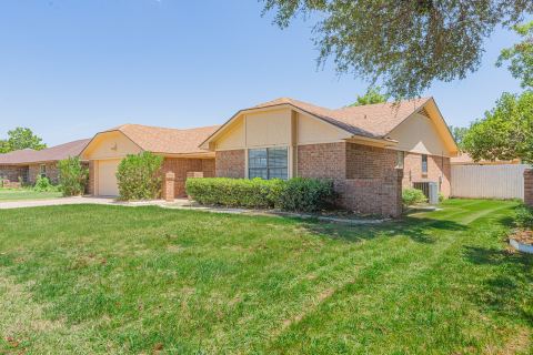 1015 Meadowlark Lane, Granbury, TX 76048 — photo 3