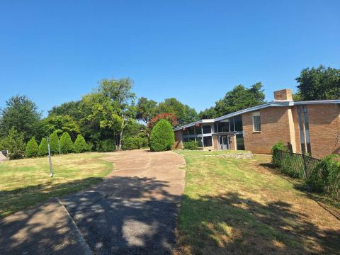 2415 Skyline Drive, Irving