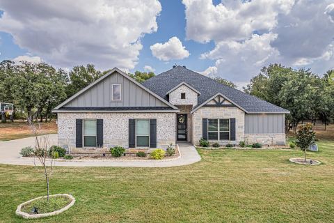 113 Oaks Springs Lane, Weatherford