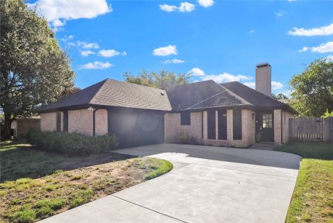 409 Odell Street, Cleburne
