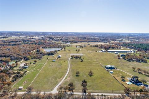 11176 Merrill Road, Pilot Point, TX 76258 — photo 2